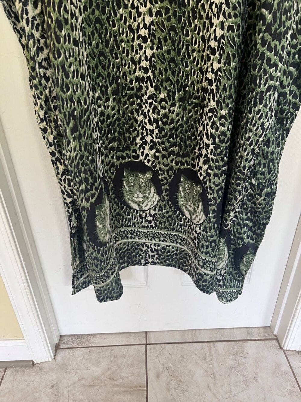 Vintage Jessica Taylor Green Tiger Animal Print Kaftan Dress Muumuu Caftan Maxi - Picture 3 of 9
